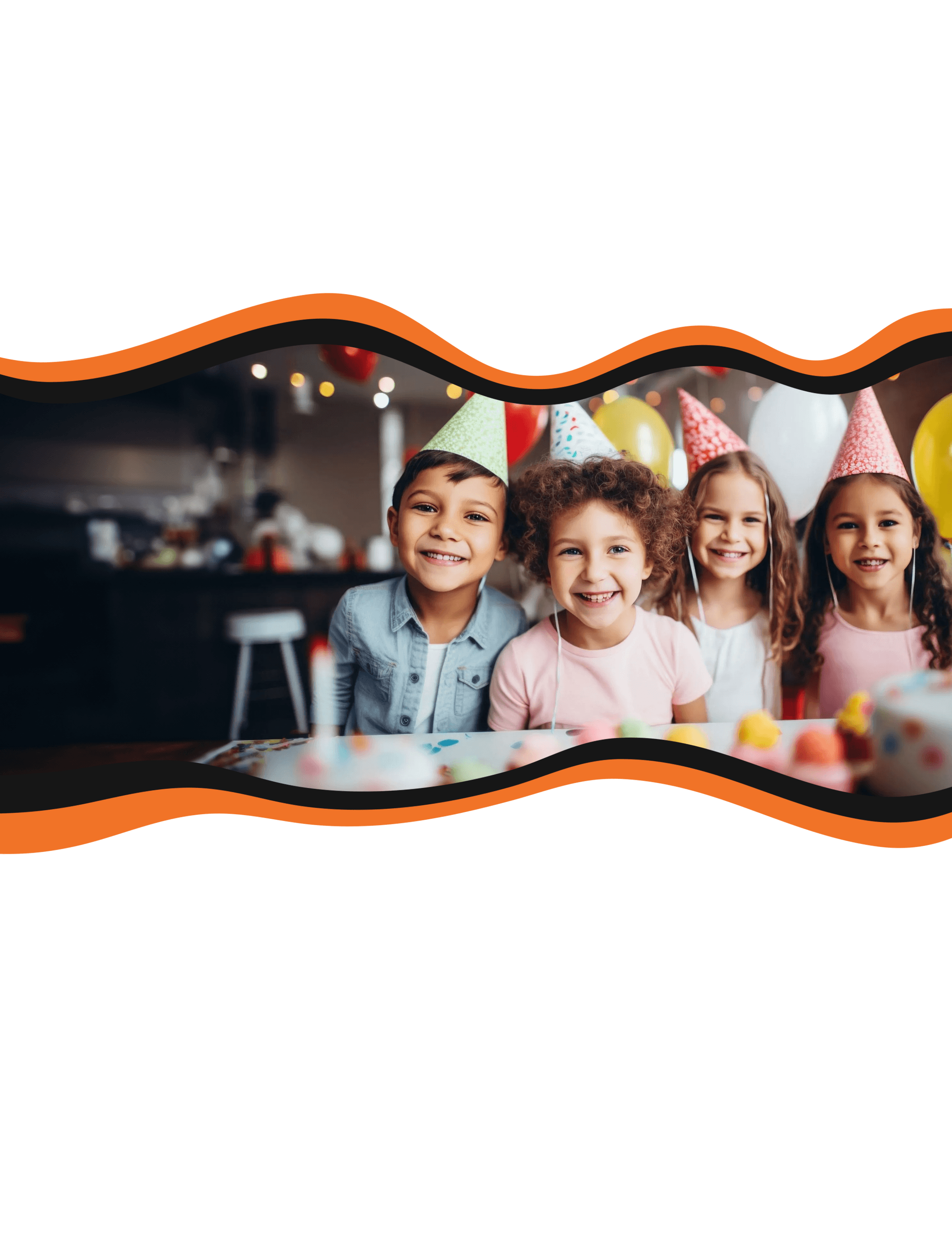 Enfants fêtant un anniversaire